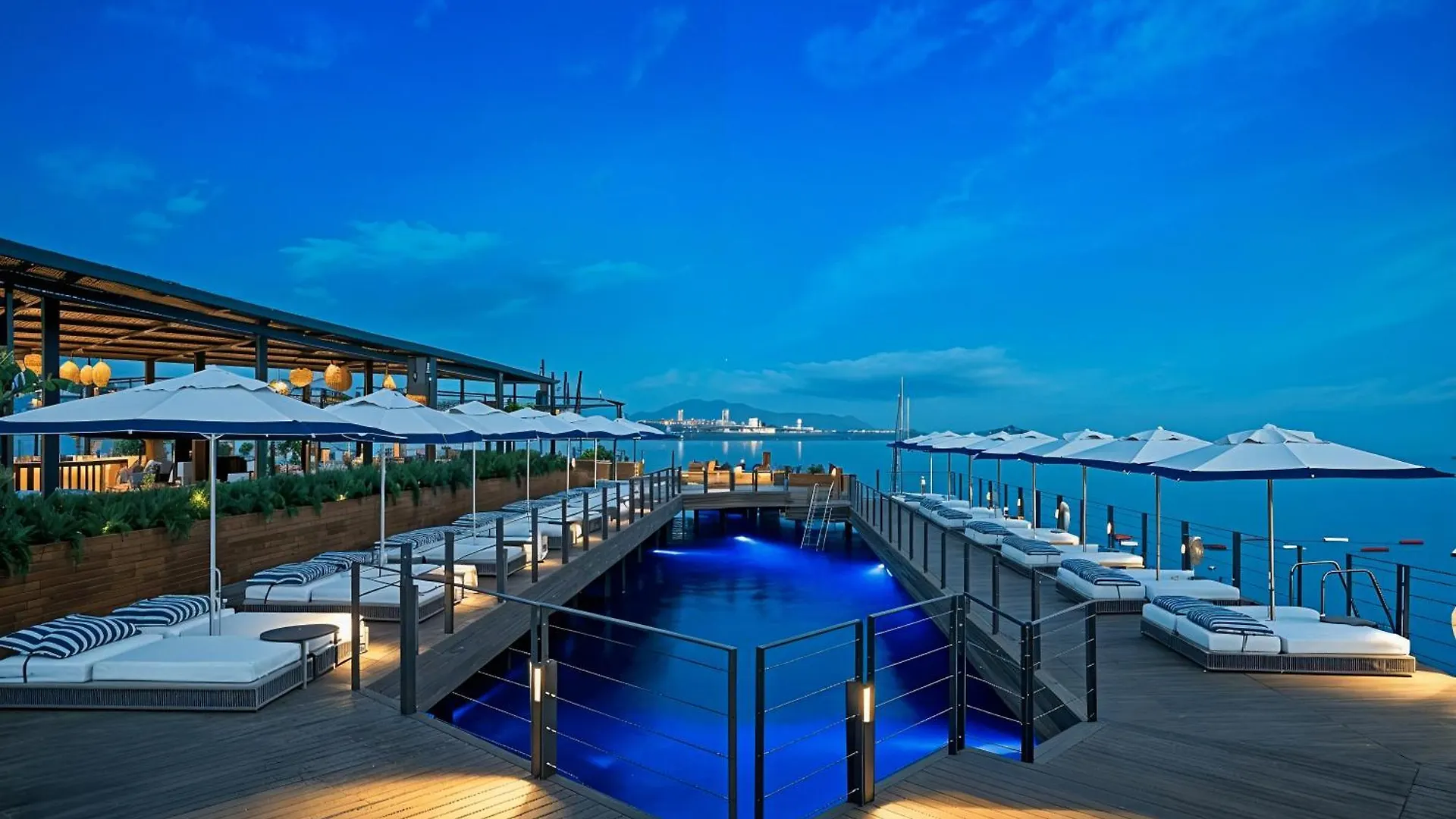 1-Bedroom Seafront Flat With Hotel Amenities Bodrum